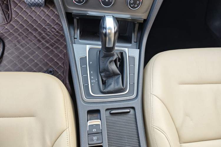 Used Volkswagen Golf 2016 230TSI Automatic Comfort Version
