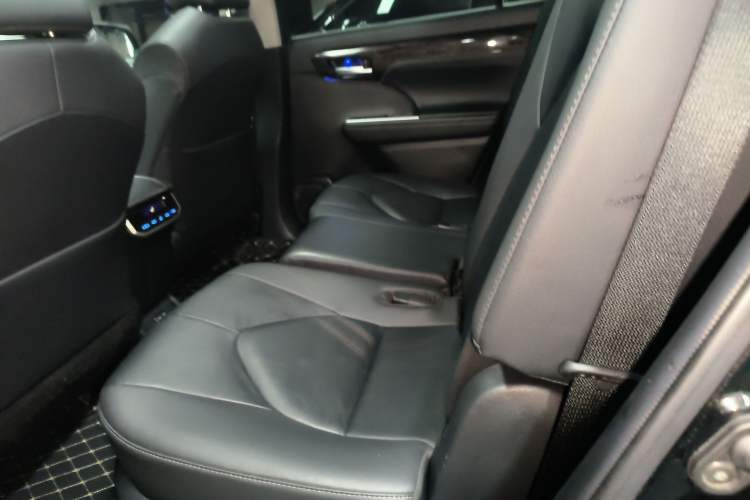 Used Toyota Highlander 2022 Dual-Engine 2.5L Four-Wheel Drive Prestige Version 7 Seats