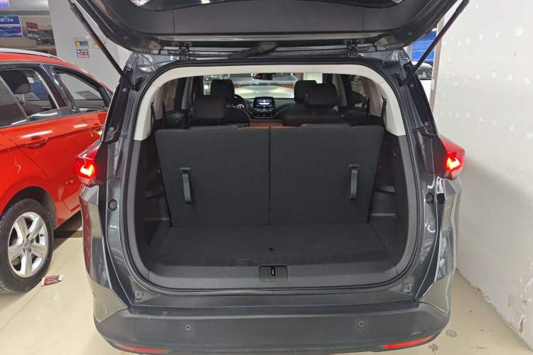 Used Chevrolet Orlando 2019 Redline 530T Automatic Enjoyment Version (5+2 Seating) China VI
