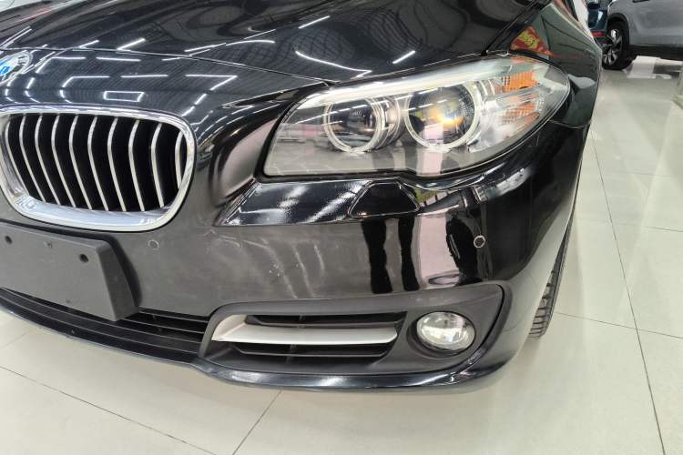 Used BMW 5 Series 2014 525Li Leading Model
