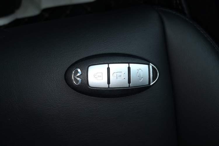 Used Infiniti Q50L 2018 2.0T Comfort Edition China VI Standard
