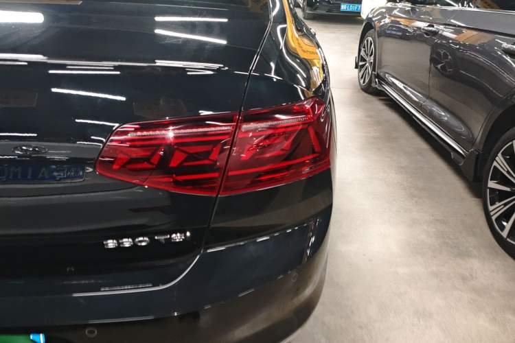 Used Volkswagen Magotan 2023 2 Million Units Commemorative Edition 330TSI DSG Luxury Version
