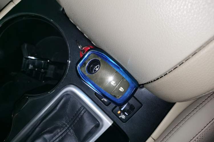 Used Toyota Highlander 2017 2.0T Two-Wheel Drive Luxury Edition 7 Seats