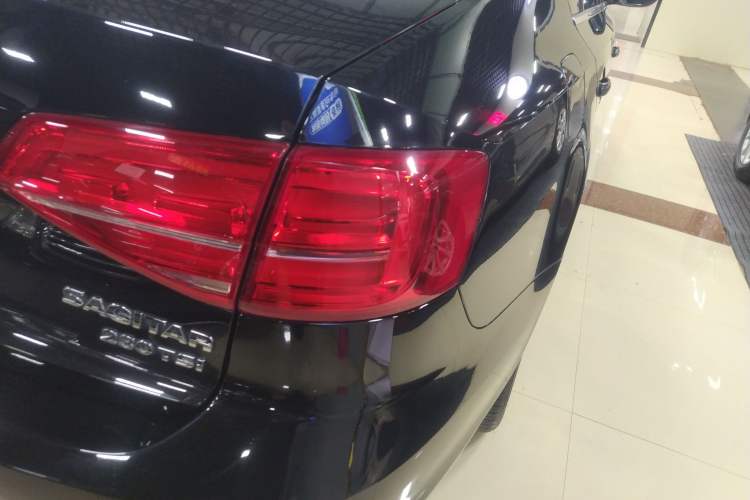 Used Volkswagen Sagitar 2017 230TSI Automatic Comfort Version
