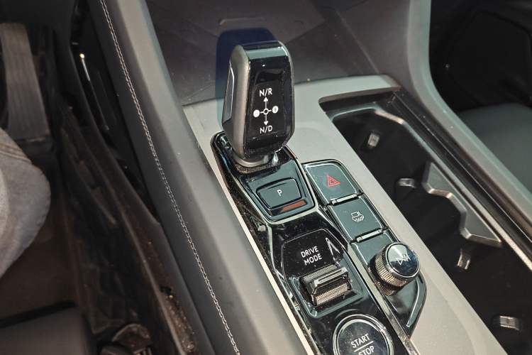 Used Lynk & Co 09 EM-P 2021 2.0T PHEV Halo Six-Seater
