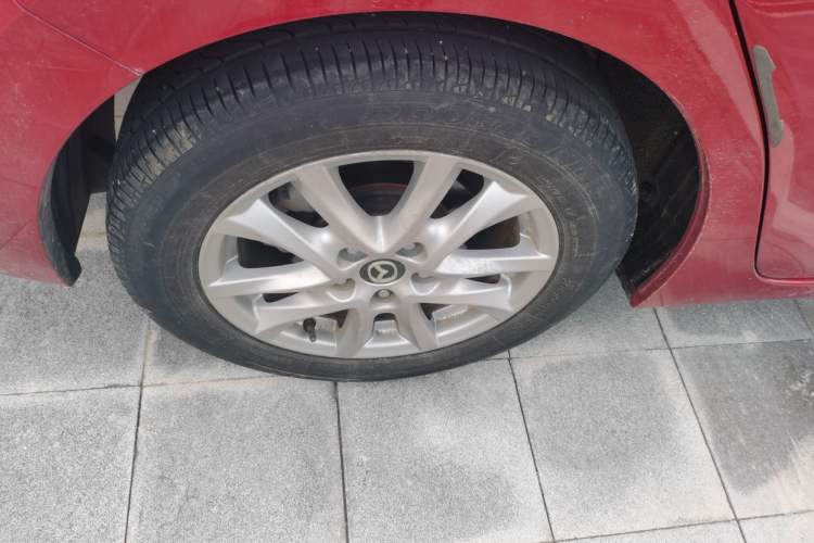 Used Mazda Mazda 3 Axela 2014 Sedan 1.5L Automatic Luxury Model
