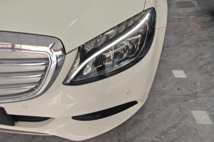 Used Mercedes-Benz C-Class 2015 C 200 L
