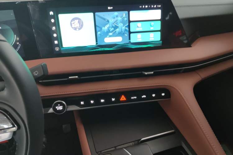 Used Changan CS75 PLUS 2024 3rd Generation Champion Edition 1.5T Intelligent Drive Dynamic Model