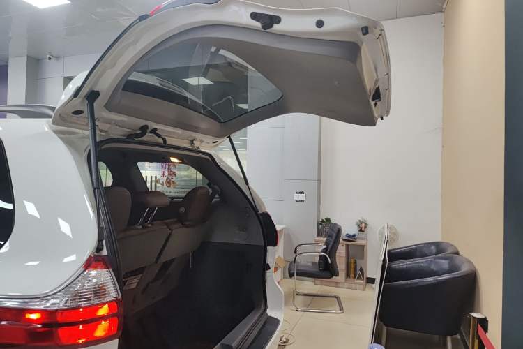 Used Toyota Sienna 2018 3.5L Four-Wheel Drive LE Trim 7 Seats U.S. Specification