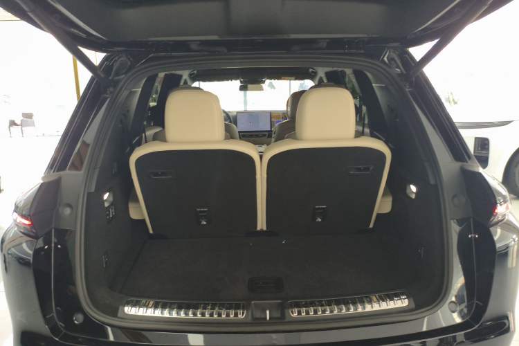 Used Li Auto L8 2024 PRO Model
