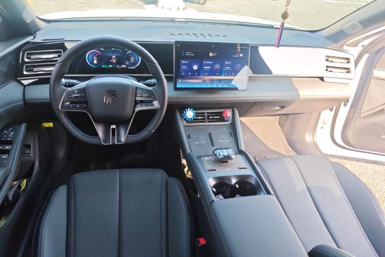 Used BYD Qin L 2024 DM-i 120KM Beyond Model