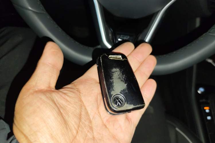 Used Volkswagen Tiguan L 2024 Outstanding Model 330TSI Automatic Two-Wheel Drive R-Line Dragon Glory Edition
