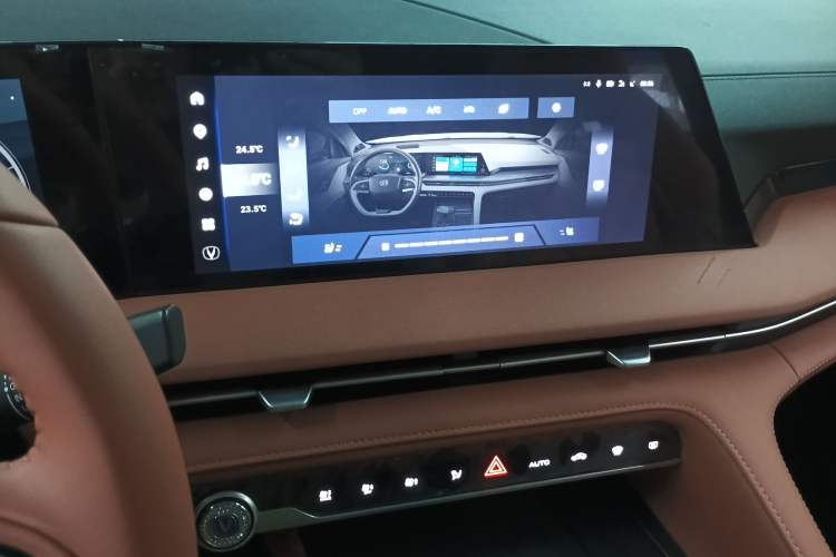 Used Changan CS75 PLUS 2023 3rd Generation 1.5T Automatic Prestige Model
