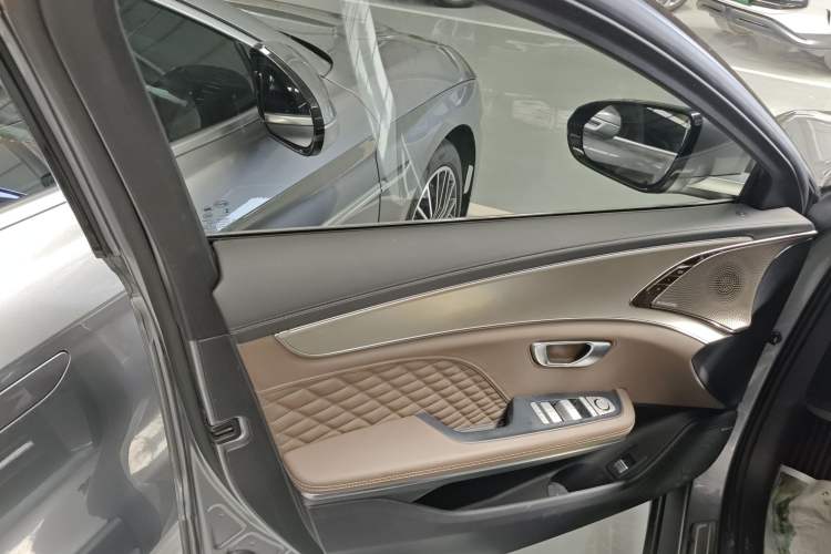 Used BYD Han 2022 DM-i 121KM Prestige Model
