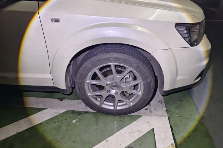 Used Dodge Journey 2013 2.4L Two-Wheel Drive Luxury Version