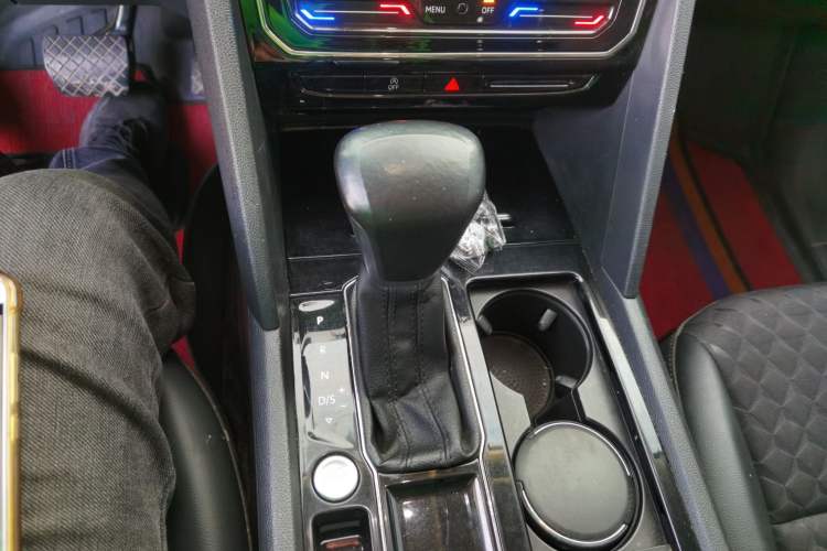 Used Volkswagen Teramont X 2020 Revised Version 330TSI Two-Wheel Drive Luxury Edition
