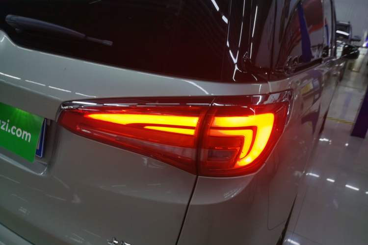 Used Buick GL8 2018 ES 28T Luxury Model China VI Standard
