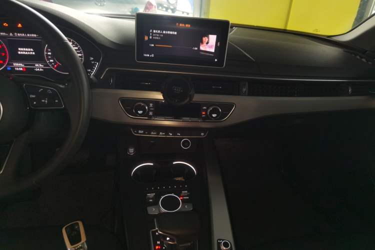 Used Audi A4L 2019 40 TFSI Fashion Edition China VI Emission Standard