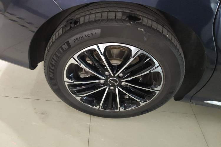 Used Roewe iMAX8 2022 400TGI Prestige Edition
