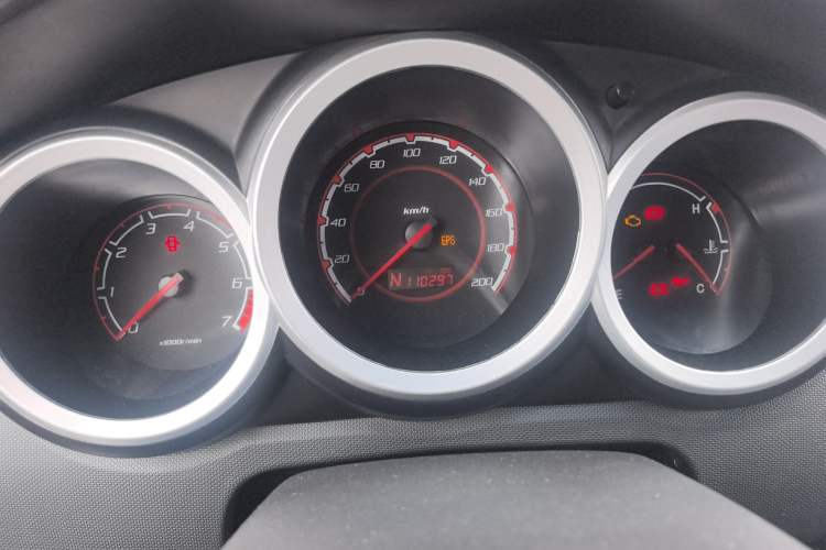 Used Changan CX20 2014 1.4L IMT Sunroof Navigation Version China IV Standard