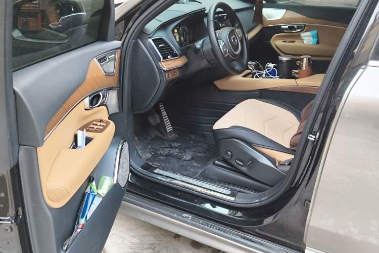 Used Volvo XC90 2019 T6 Zhiyi Edition 7-Seater China V Emission Standard