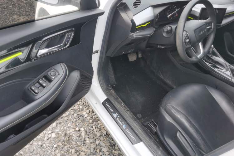 Used Roewe i5 2021 1.5L CVT Platinum Edition
