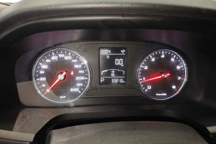 Used Roewe i6 2020 PLUS 1.6L CVT 4G Connected Glory Flagship Edition
