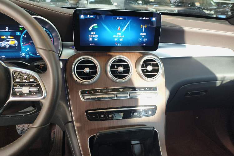 Used Mercedes-Benz GLC 2020 Facelift GLC 300 L 4MATIC Dynamic Edition
