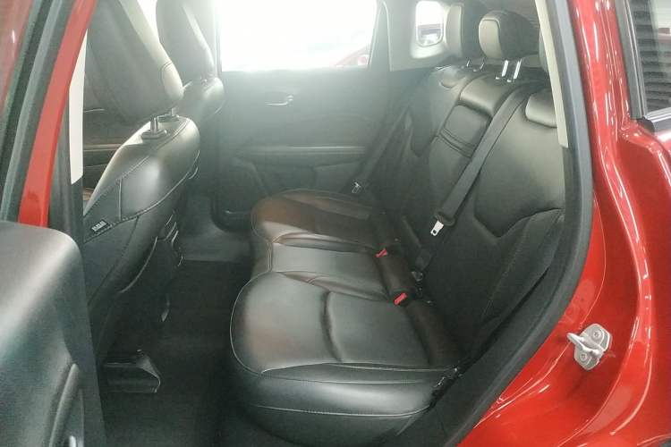 Used  Compass 2017 200T Automatic Family Edition
