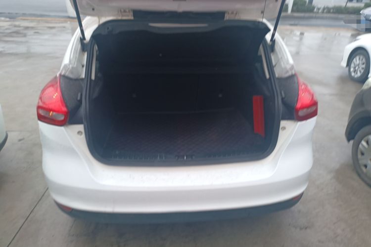 Used Ford Focus 2015 Hatchback 1.6L Manual Comfort Edition
