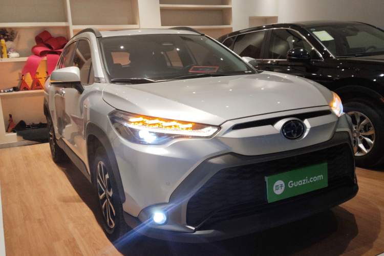 Used Toyota FRONTLANDER 2023 2.0L Smart Electric Hybrid Dual-Engine Deluxe Version
