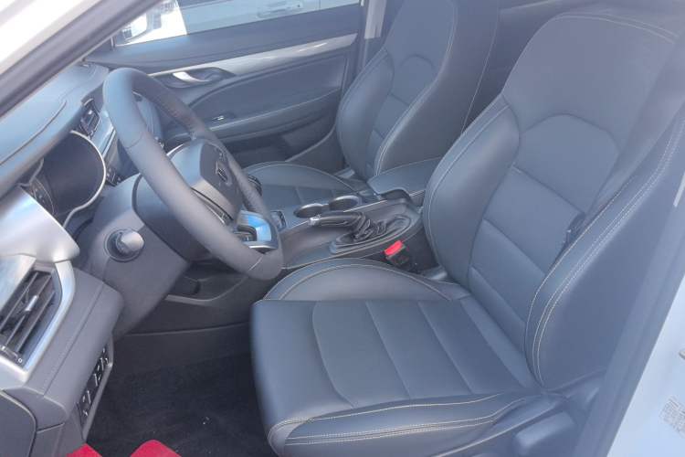 Used Geely Auto Emgrand 2019 Leading Edition 1.5L Manual Luxury Model China VI Standard