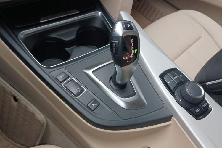 Used BMW 3 Series 2015 320i Luxury Line Stylish Edition
