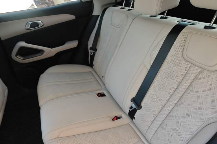 Used BYD Yuan UP 2025 Intelligent Driving Version 401 km Leading Edition