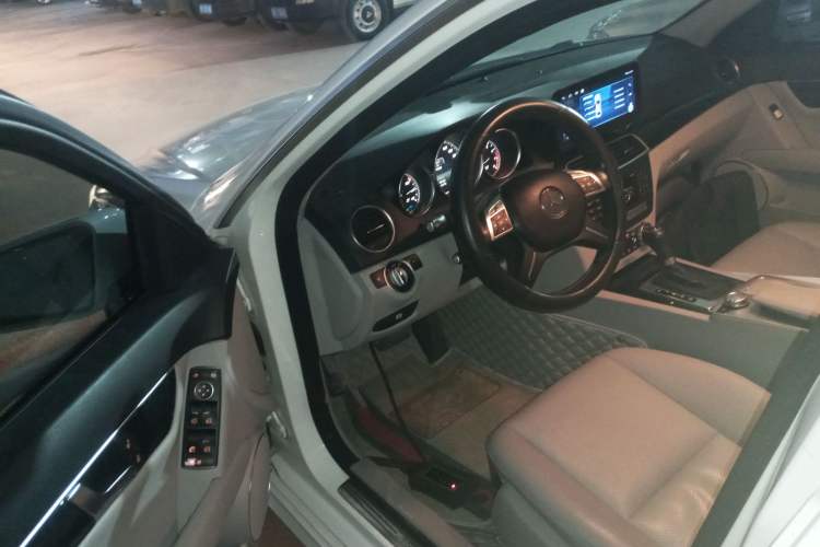 Used Mercedes-Benz C-Class 2013 C 180 Classic Grand Edition
