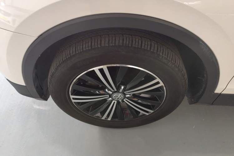 Used Volkswagen Tiguan L 2019 330TSI Automatic Two-Wheel Drive Panoramic Comfort Edition China VI Standard
