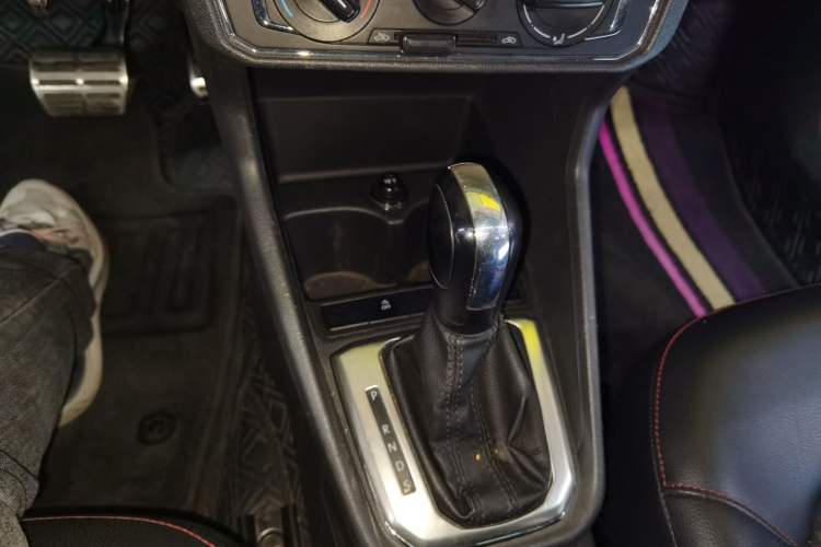 Used Volkswagen Santana 2019 Haval H6 1.5L Automatic Comfort Edition China VI Standard