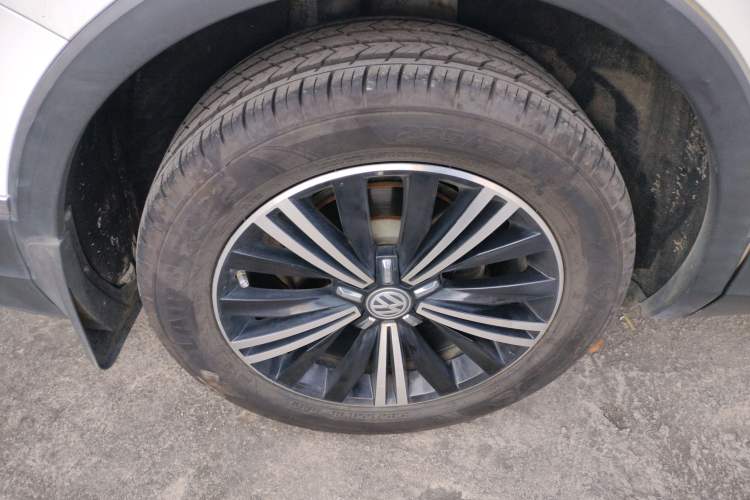 Used Volkswagen Tiguan L 2020 330TSI Automatic Two-Wheel Drive Panoramic Comfort Edition China VI Standard