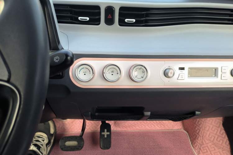 Used Wuling Hongguang MINIEV 2022 Macaron Premium Model – Lithium Ternary Battery