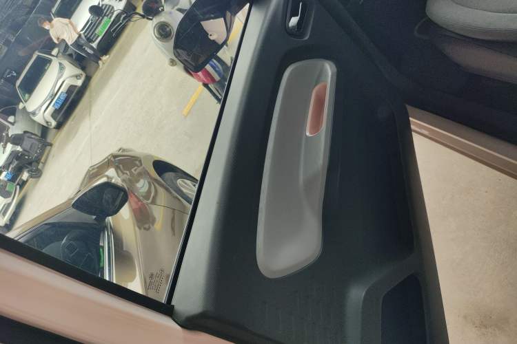 Used Wuling Hongguang MINIEV 2022 Macaron Premium Model – Lithium Iron Phosphate
