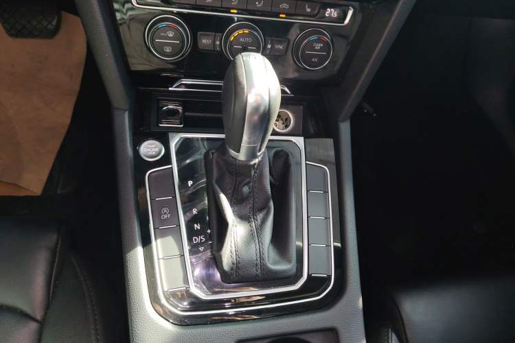 Used Volkswagen Magotan 2019 330TSI DSG Luxury Version China VI Standard
