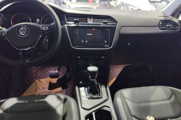 Used Volkswagen Tiguan L 2019 Updated Version 330TSI Automatic Two-Wheel Drive Panoramic Comfort Edition China VI Standard
