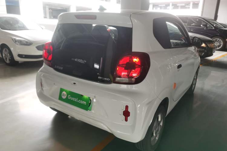 Used Roewe Clever 2021 302 km New Four-Seater Super-Efficient Version
