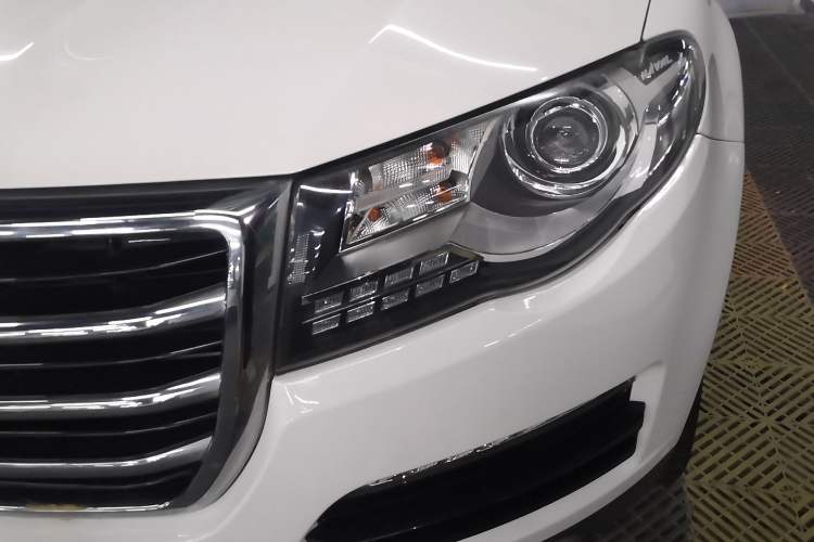 Used Haval H8 2015 2.0T two-wheel drive Comfort trim level