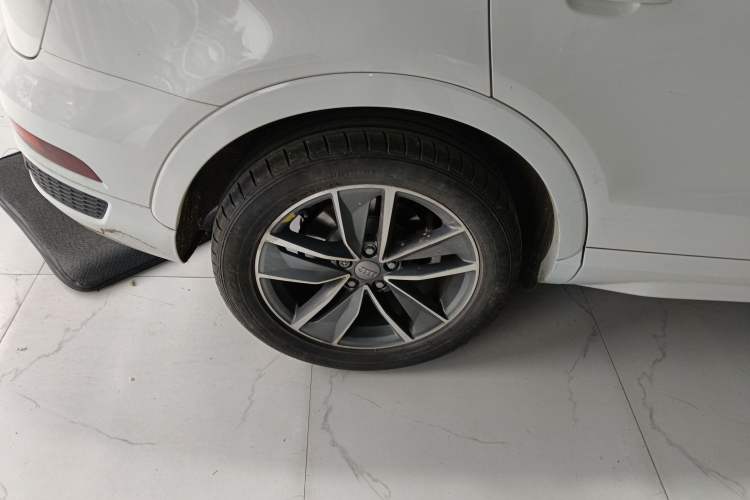 Used Audi Q3 2018 30th Anniversary Edition 35 TFSI quattro all-wheel-drive sport model
