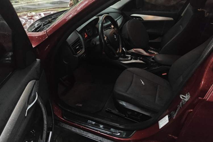 Used BMW X1 2014 sDrive18i Leading Model
