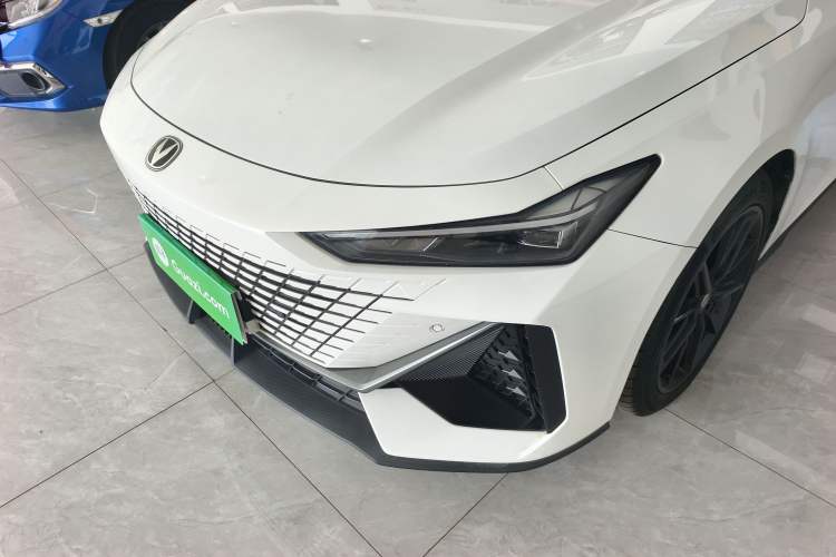 Used Changan UNI-V 2022 1.5T Prestige Version
