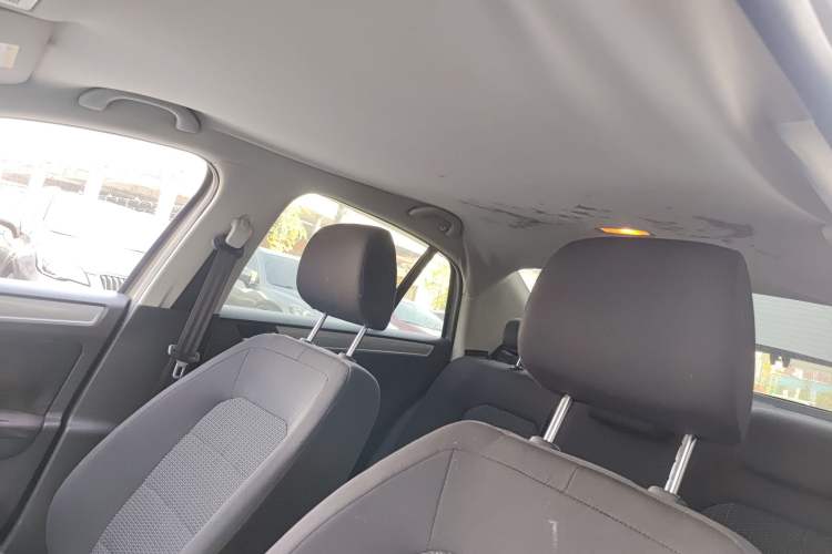 Used Volkswagen Bora 2015 Value Edition 1.6L Manual Fashionable Style
