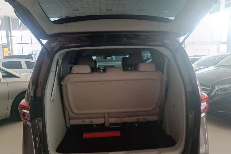 Used Buick GL8 2022 Land Cruiser Executive Class 652T Comfort Model
