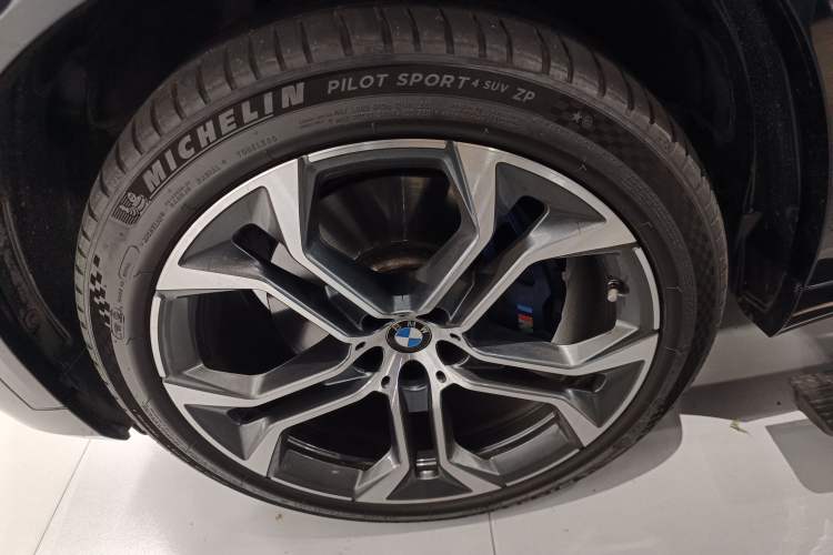 Used BMW X5 2022 Restyled xDrive 40Li Luxury Edition M Sport Package
